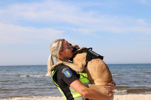 Policijos kinologė Ernesta kasdien į darbą eina su geriausia drauge