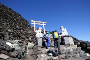 To nematė 130 metų: Japonijos simboliu tapęs Fudži kalnas – vis dar be sniego