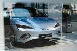 Įsigalioja nauji padidinti ES tarifai kiniškiems elektromobiliams