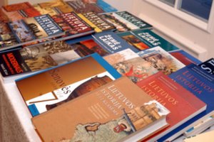 Planuojamas mažesnis finansavimas vadovėliams: moksleiviai kreipėsi į atsakingas institucijas