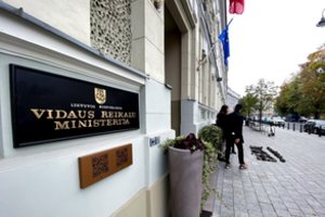 Nuo gruodžio griežtinami prašymų išduoti leidimus gyventi Lietuvoje reikalavimai