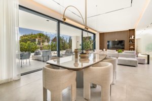 Eglė pasistengė: Ispanijos pakrantėje lietuvių šeimai įrengė prabangią 400 kv. m vilą 