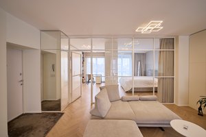 Iš baltų namų be sienų atsiveria įspūdingas Vilniaus vaizdas: 24 bažnyčių stogai