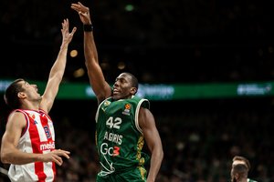 Pergalę „Žalgiriui“ padovanojęs B. Dunstono metimas nokautavo apsiašarojusią „Crvena zvezda“