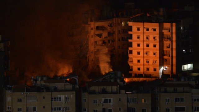 Izraelis tęsia atakas Libane: netoli Balbeko miesto žuvo 19 žmonių