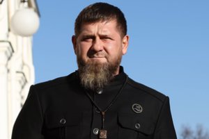 Po dronų smūgių Čečėnijoje – beprotiški R. Kadyrovo pareiškimai: ukrainiečių belaisvius naudoja kaip skydą