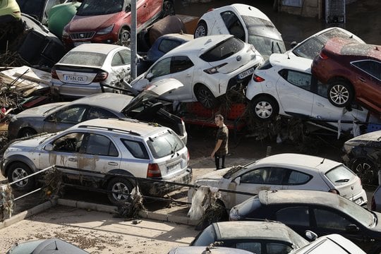 Po potvynių Ispanijoje darbo ėmėsi ilgapirščiai: labiausiai nukentėjusiuose rajonuose sulaikyti 39 plėšikai