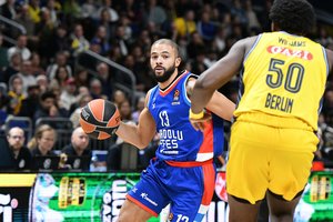 Solidžių pasirodymų traukiama „Anadolu Efes“ nepaliko vilčių ALBA ekipai