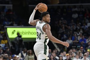 Daugiau nei trečdalį komandos taškų pelnęs G. Antetokounmpo neišgelbėjo „Bucks“