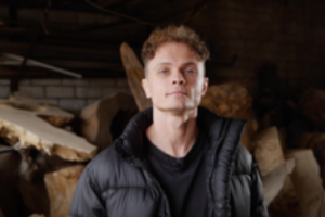 Baldus iš medienos kuriantis Donatas: „Tvarumas – tai harmonija su savimi“