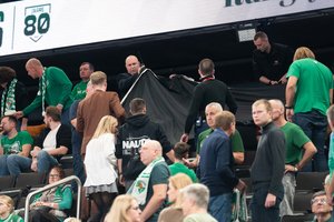 Nelaimė „Žalgirio“ rungtynėse – medikams teko gaivinti žmogų