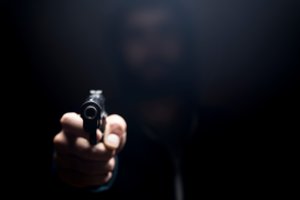 Šūviai į galvą vienam turtingiausių Klaipėdos verslininkų – dėl dingusio traukinio su degtine