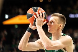 „Žalgirio“ Achilo kulną įvardinęs A. Butkevičius: „Buvo nuleistų galvų, frustracijos ir pirštų bedimų“