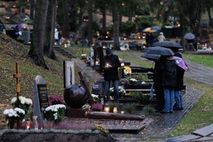 Seimo komitetas laukia gyventojų nuomonės dėl kapinių sanitarinės apsaugos zonų