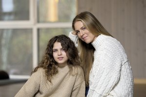 Aktorė E. Užaitė – apie budizmą ir pagalbą kitiems: „Čia žmonės atvažiuoja nurimti nuo nerimo“