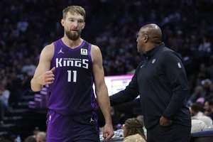 Žvėriškas D. Sabonis – įspūdingu pasirodymu lietuvis aplenkė legendinį L. Birdą