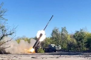 Rusai parodė savo naują ginklą – vadina tai atsaku į HIMARS