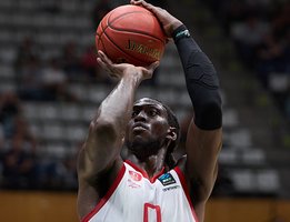 J. Motley paliko „Hapoel“ ekipą