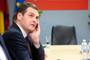 Su socialdemokratais susitikęs R. Žemaitaitis „Nemuno aušrą“ koalicijoje mato: kai kuriuos postus matuojasi ir sau