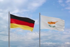 Policija Vokietijoje ir Kipre likvidavo investicinių sukčių gaują, iš savo aukų išviliojusią 10 mln. eurų