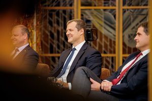 Socialdemokratai į koaliciją kviečia S. Skvernelio demokratus ir R. Žemaitaičio „Nemuno aušrą“