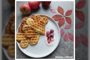 Čirviniai blynai su obuoliais: vos 20 minučių ir soti visa šeima