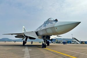 Po gėdingo moderniausio naikintuvo pristatymo rusai bandė gelbėti reputaciją – bet vėl apsikvailino