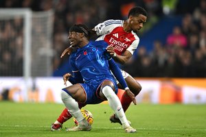 Įtemptose „Arsenal“ ir „Chelsea“ futbolininkai pasidalino po tašką