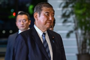 Japonijos premjeru parlamentas vėl patvirtino Sh. Ishibą