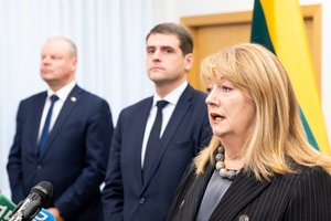 Veidai liūdni, bet parašai – sudėti: Lietuva turi naują valdančiąją koaliciją