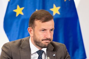 V. Sinkevičius atsisako Seimo nario mandato, pažėrė kritikos koalicijai su R. Žemaitaičiu