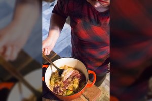 Vienas laukiamiausių žiemos patiekalų: troškinti rauginto kopūstų ketvirčiai