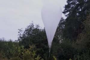 Seimas nusprendė leisti pareigūnams nukenksminti meteorologinius oro balionus šaunamaisiais ginklais