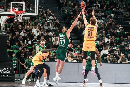 36 minutes pirmavę „Maccabi“ krepšininkai galiausiai pripažino „Panathinaikos“ pranašumą