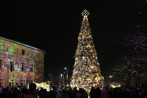 Klaipėdos rajone šventinę nuotaiką kurs gausybė staigmenų: gyva eglė, šventinė muzika, ledo čiuožykla ir Kalėdų senelis
