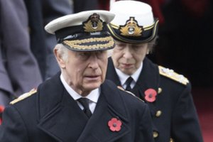 Su vėžiu kovojantis karalius Karolis III mini ypatingą progą: jautriai sveikino sūnus