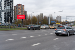 OWEXX lauko ekranų tinklas: ryški reklama, didelė auditorija ir kokybė