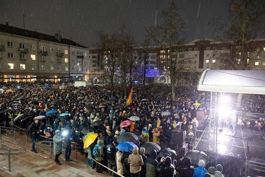 Vaizdai iš protesto prieš R. Žemaitaitį: reikalauja nulinės tolerancijos antisemitizmui