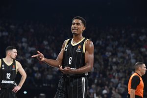 Įspūdingas ASVEL prancūzo šou per plauką paguldė su „riestainiu“ likusį R. Giedraitį ir „Crvena zvezda“