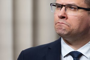 Trišalį susitarimą dėl pilietinio ugdymo plėtros pasirašęs L. Kasčiūnas: karinį jaunimo rengimą reikia vystyti kuo anksčiau