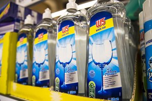 Tvaresnė virtuvė – mažiau žalos aplinkai: 3 patarimai, kaip sumažinti plastiko kiekį virtuvėje