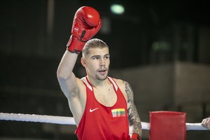 Į finalą – užtikrintai: Lietuvos bokso čempionato pusfinalyje A. Trofimčiukas užtruko vos vieną raundą