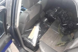 Pabradėje pasieniečiams įkliuvo kontrabandines cigaretes gabenęs vilnietis
