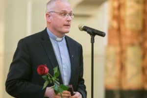 Žinomas kunigas G. Vitkus atskleidė, kodėl pasitraukė iš kunigystės: tai – santuoka su mylima moterimi