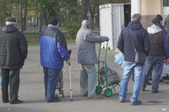 Rusijai surengus masinę ataką prieš Ukrainą – Odesoje nusidriekė eilės prie vandens punktų