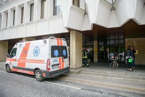 Greitosios medikų protestas prie ministerijos: reikalauja skelbti naują konkursą GMP tarnybos vadovo pareigoms užimti