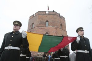 KAM skelbia mokyklos, saugosiančios Lietuvos valstybinę vėliavą, atranką