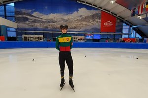 Ernestas Čechas Italijoje pagerino Lietuvos greitojo čiuožimo trumpuoju taku rekordą