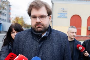 Seksualiniais nusikaltimais prieš vaikus kaltinamo K. Bartoševičiaus byloje bus apklausti du papildomi liudytojai