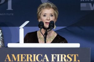 D. Trumpas švietimo sekretore pasirinko vieną iš WWE įkūrėjų L. McMahon